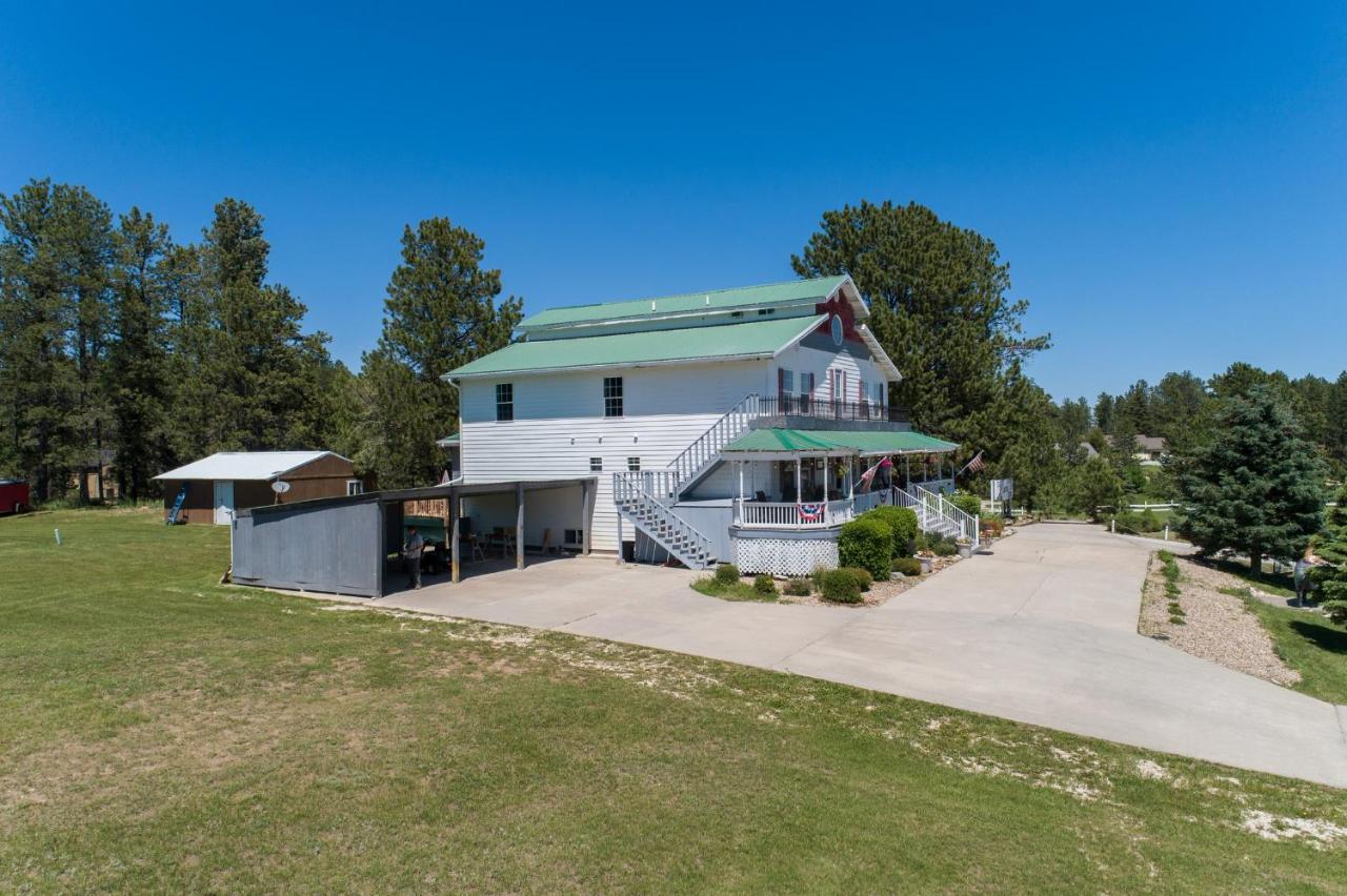 Eagle'S Landing Lodge Къстър Екстериор снимка