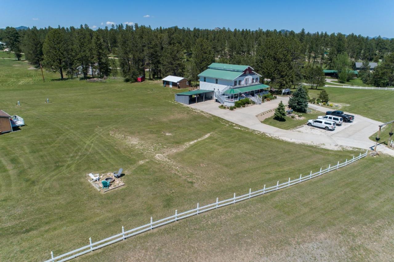 Eagle'S Landing Lodge Къстър Екстериор снимка